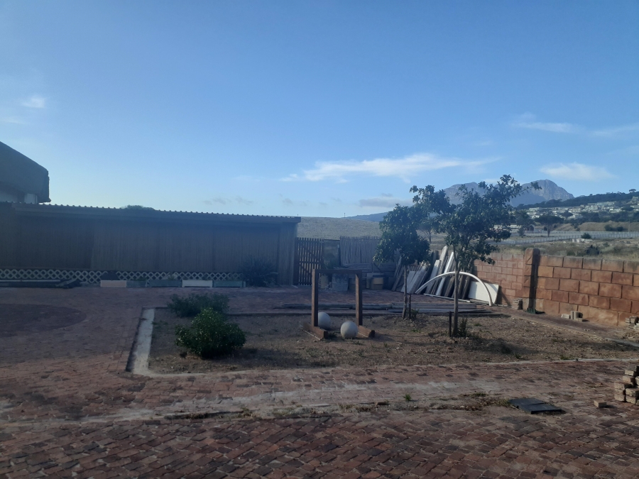 3 Bedroom Property for Sale in Sir Lowrys Pass Village Western Cape